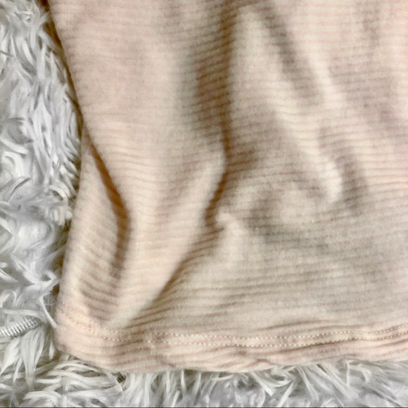 Brandy Melville | Light Pink Giselle Crop Top - Picture 2 of 4